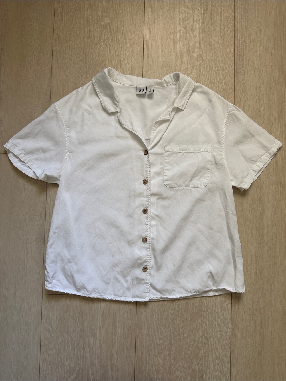 tentree White Short-Sleeve Button Down Shirt with Chest Pocket